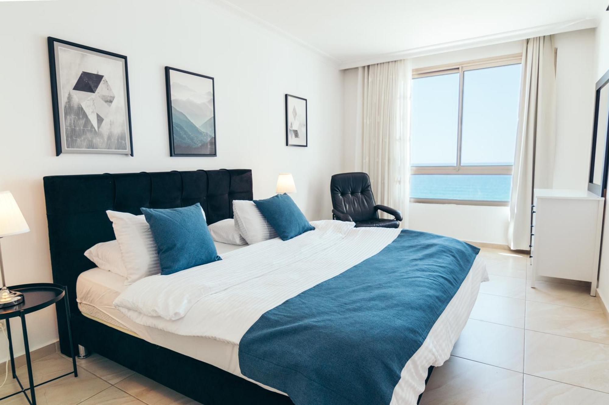 Almog Beach Apt Hotel מלון דירות אלמוג ביץ' Haifa Room photo